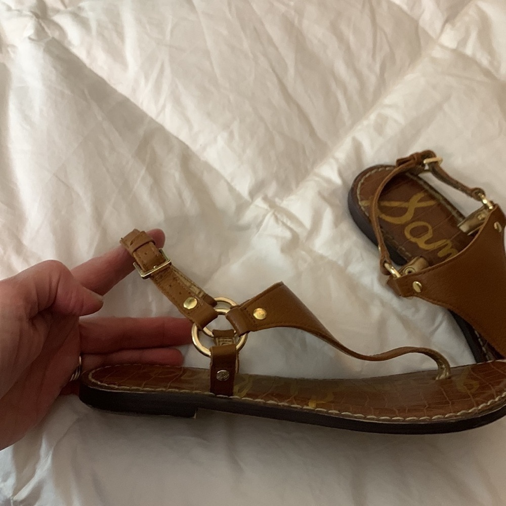Sam Edelman EUC leather thongs with gold hardware size 6 - Picture 3 of 8